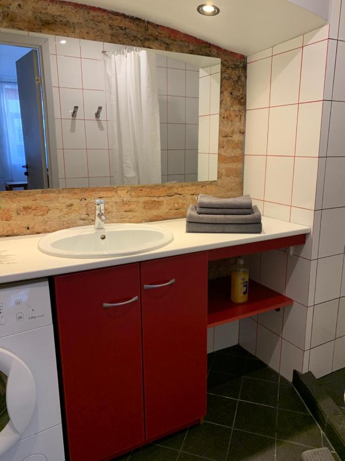 Old Studio Apartment Vilnius Exterior photo