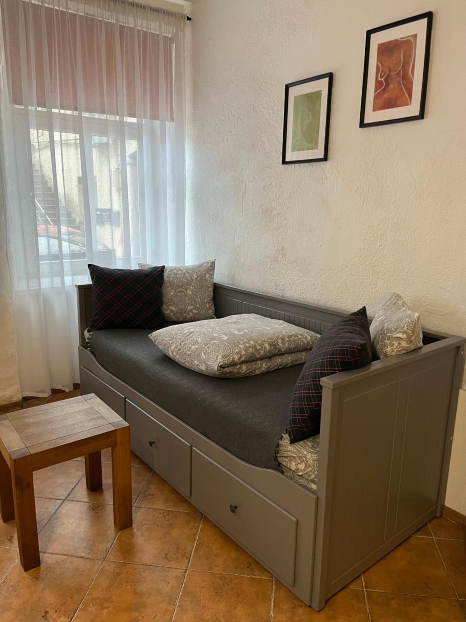 Old Studio Apartment Vilnius Exterior photo